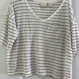 Women’s Linen striped short sleeve shirt with pocket  size small